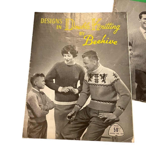 (5) Lot of 7 pcs Beehive knitting books appx 1950s Family baby gifts vg - Picture 5 of 7